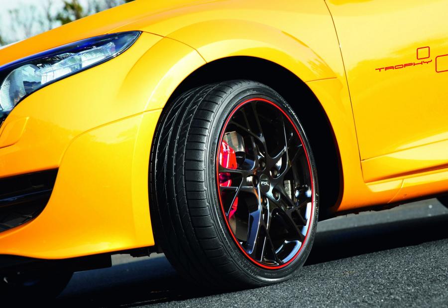  Renault Megane RS 265 Trophy 2011 года  (фото 5 из 8)